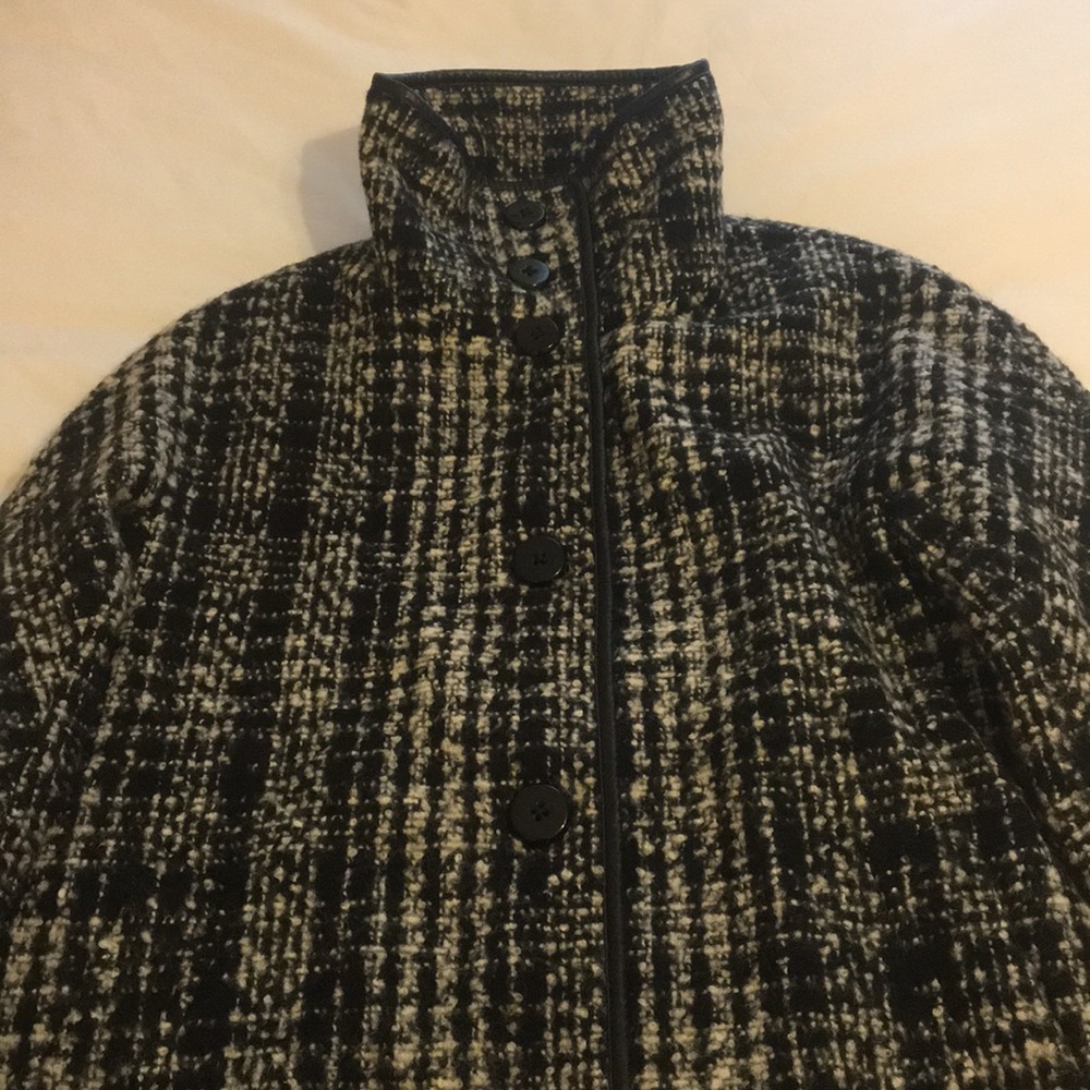 Black and White Houndstooth Swing Coat